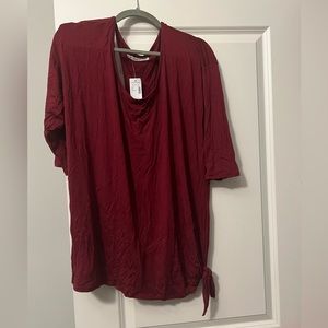 NWT MAURICES ELBOW SLEEVE TOP WITH BACK CUTOUTS PLUS SIZE 2